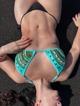 Charger l'image dans la galerie, Elegant hand-beaded turquoise bikini with Czech beads, showcasing expert craftsmanship and a stunning design.