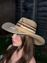 Load image into Gallery viewer, Catherine Hat