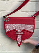 Load image into Gallery viewer, Handmade red leather Carriel bag with Mola appliqué, showcasing exquisite craftsmanship and unique cultural design.
