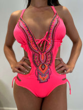 Load image into Gallery viewer, 𝑩𝒐𝒓𝒂-𝑩𝒐𝒓𝒂 - Luxury Hand-Beaded Trikini