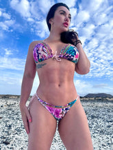 Cargar imagen en el visor de la galería, 𝐈𝐛𝐢𝐳𝐚 – Hand Beaded bikini