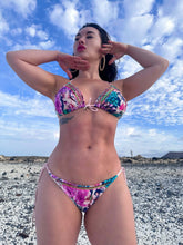 Cargar imagen en el visor de la galería, 𝐈𝐛𝐢𝐳𝐚 – Hand Beaded bikini