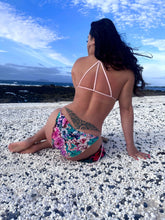 Cargar imagen en el visor de la galería, 𝐈𝐛𝐢𝐳𝐚 – Hand Beaded bikini