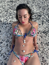 Cargar imagen en el visor de la galería, 𝐈𝐛𝐢𝐳𝐚 – Hand Beaded bikini