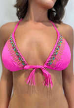 Charger l'image dans la galerie, 𝐀𝐫𝐮𝐛𝐚 – Hand beaded bikini or set, pink colour, luxury, removable pads, adjustable, flattering fit, Kate Diaz London.
