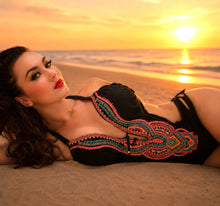 Charger l'image dans la galerie, 𝑩𝒐𝒓𝒂-𝑩𝒐𝒓𝒂 - Luxury Hand-Beaded Trikini