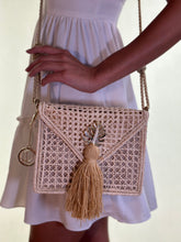 Load image into Gallery viewer, Square Iraca Palm shoulder Bag