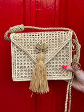 Load image into Gallery viewer, Square Iraca Palm shoulder Bag