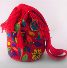 Cargar imagen en el visor de la galería, Big red embellished Wayuu bags - Kate Diaz 